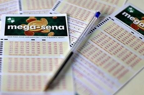 Mega-Sena acumula e deve pagar R$ 12 milhões no próximo sorteio 