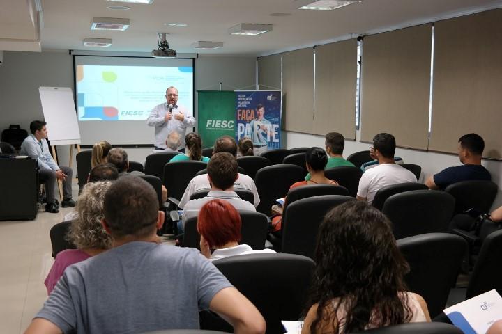 Passivos trabalhistas são tratados em Diálogo Industrial na Regional Sul da Fiesc