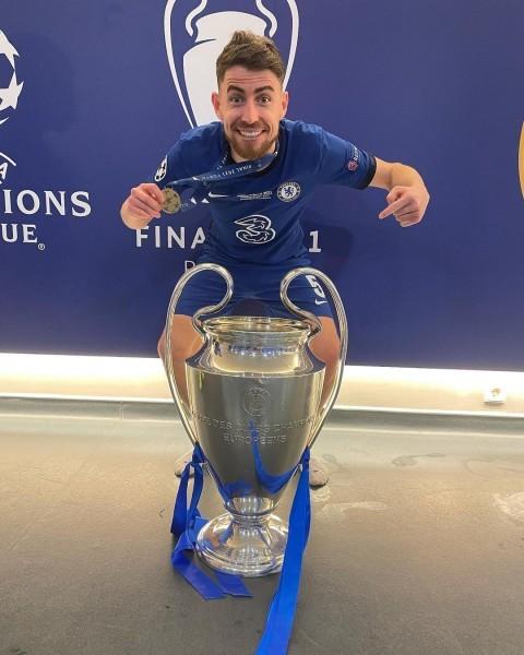 Imbitubense Jorginho fica com a terceira colocação na premiação da Bola de Ouro