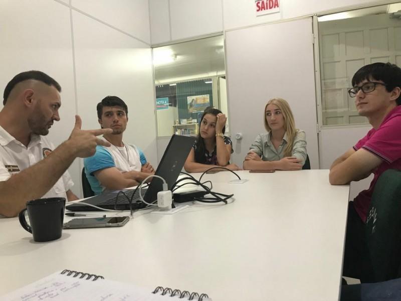 Grupo de intercâmbio 2018 realiza planejamento de viagem