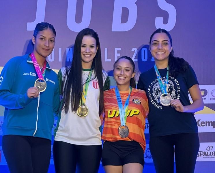 Karatecas de Içara conquistam medalhas nos JUBs em Joinville