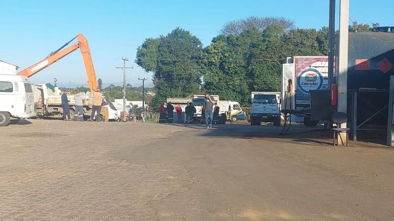 Trabalhadores do pátio de máquinas de Criciúma iniciam greve e paralisam serviços 