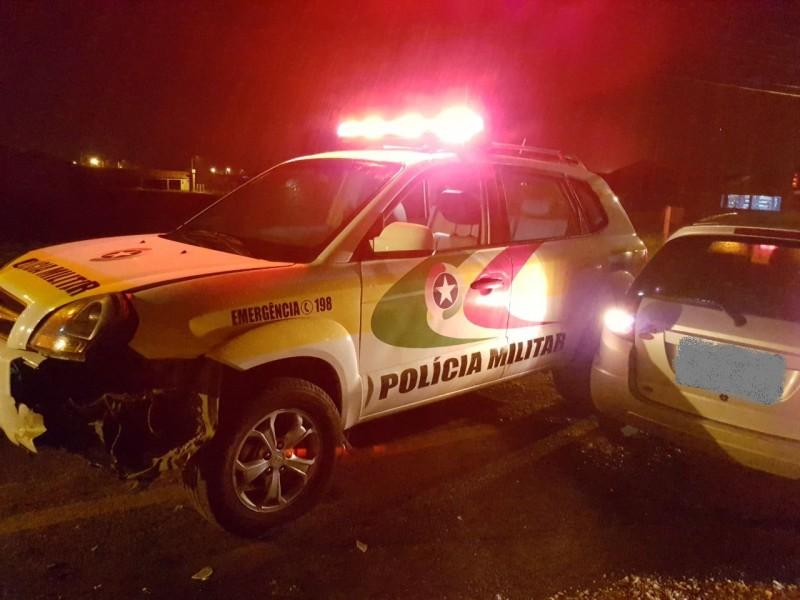 Durante ocorrência, condutor embriagado colide em viatura da PMRv