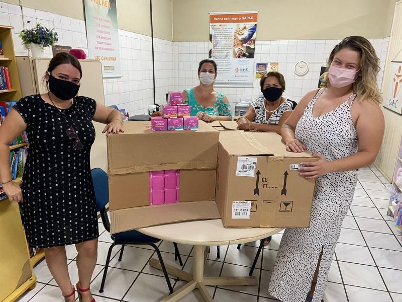 Campanha contra pobreza menstrual destina mais de 500 pacotes de absorventes ao Gapac