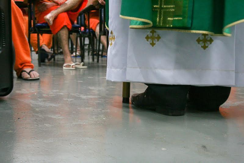 Bispo Diocesano preside missa pela primeira vez na Penitenciária Sul