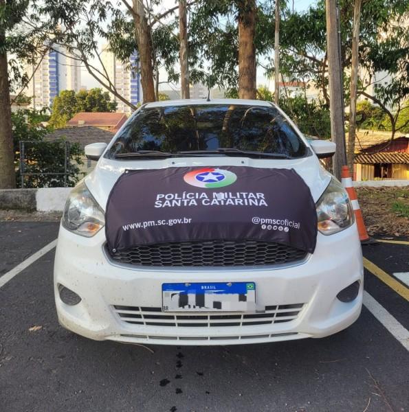 Polícia Militar prende homem por receptação e recupera carro furtado em Criciúma