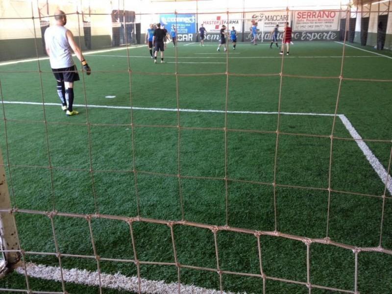 Governador descarta a volta do futebol no Estado; proprietários de quadras poliesportivas protestam 