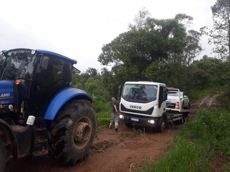 Trio acusado de participar de roubo de veículo em Criciúma é detido pela PM
