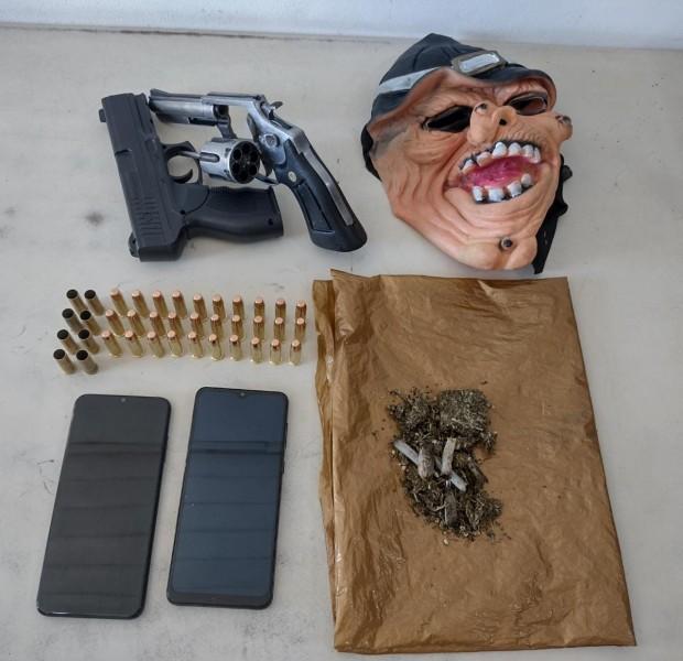Foragido é localizado e preso por porte ilegal de arma de fogo em Araranguá