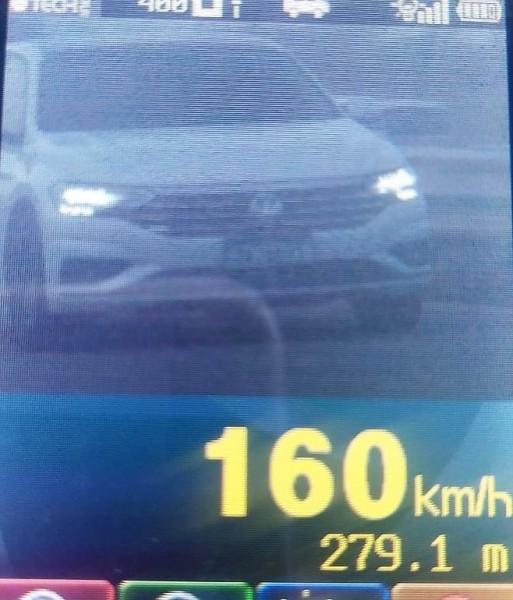Santa Catarina: carro é flagrado a 160 km/h na BR-101 em Tijucas