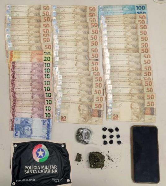 Dois são presos por tráfico de drogas no bairro Tereza Cristina