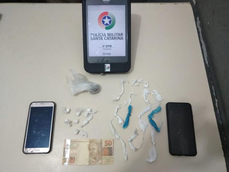 Traficante é presa com crack e cocaína no bairro Santo Antônio