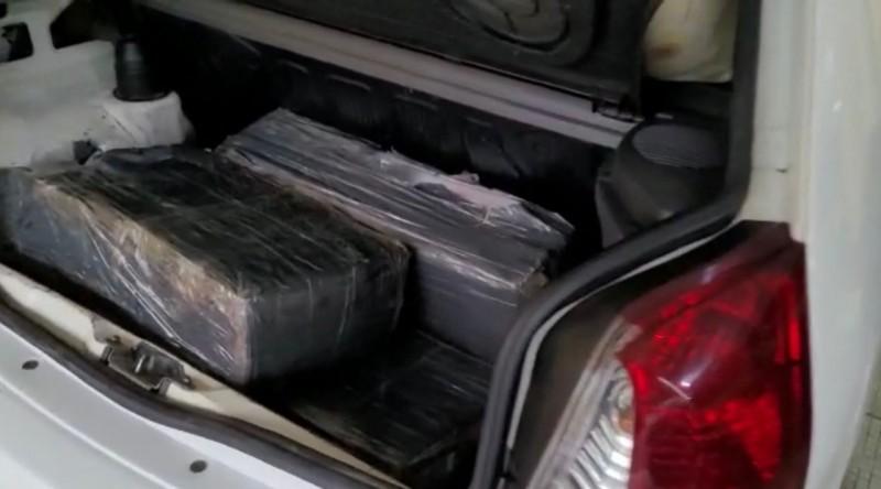 Quase 95 quilos de maconha são apreendidos na BR-101 