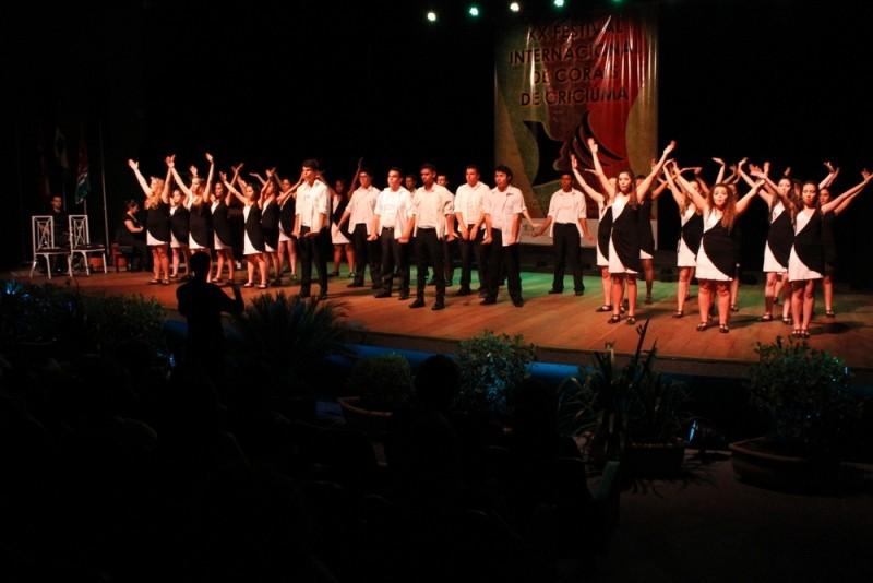 Emoções dão o tom da noite de abertura do Festival Internacional de Corais