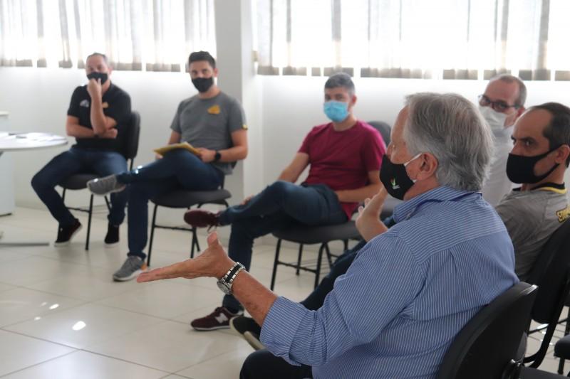 Residentes em saúde da Unesc são apresentados à equipe técnica do Criciúma Esporte Clube