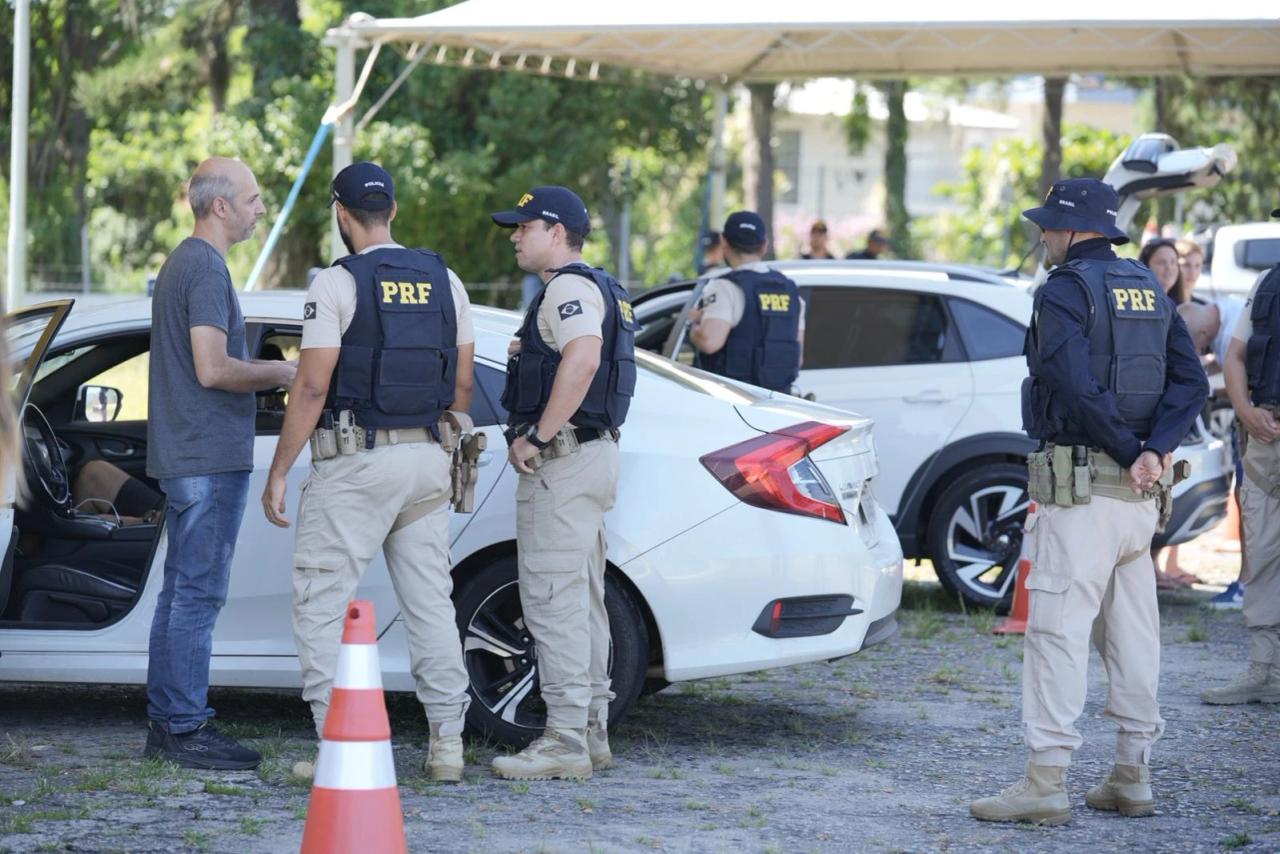 PRF prevê aumento de até 50% no trânsito nas rodovias federais durante o Carnaval