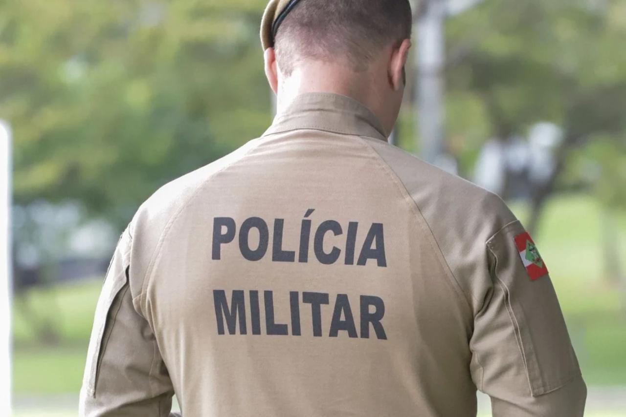 Foragido por assalto a mão armada se entrega à PM após descumprir saída temporária