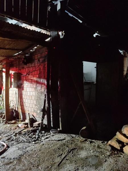 Incêndio em estufa de fumo mobiliza Corpo de Bombeiros em São João do Sul 