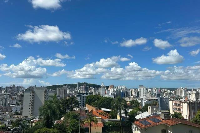 Último fim de semana do inverno terá chuva e calor, com temperaturas de até 33°C em Criciúma