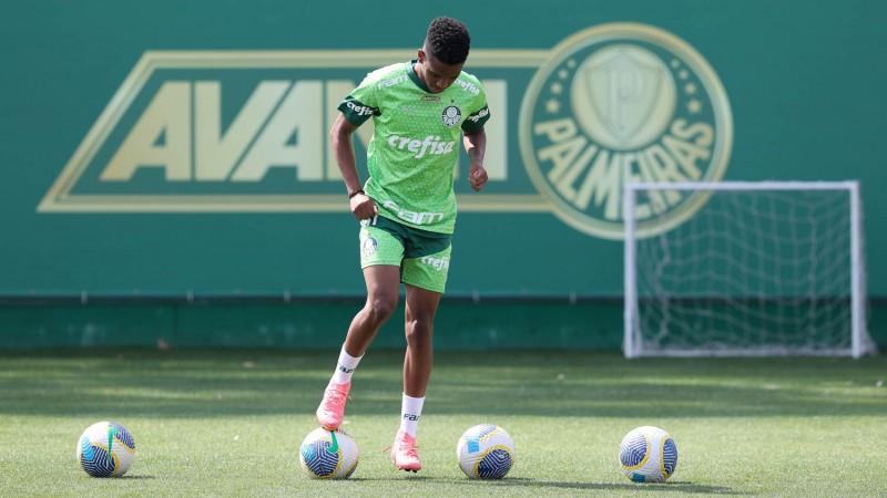 Olho no rival: Estêvão retorna da Seleção Brasileira e fica à disposição para enfrentar o Criciúma