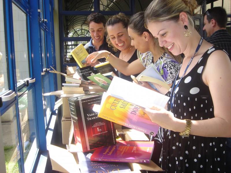 Sest Senat de Criciúma arrecada livros para projeto