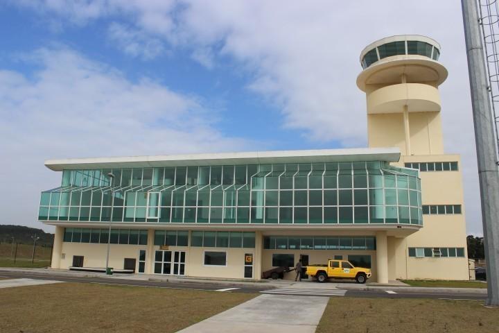 Governador Jorginho Mello assina processo de concessão do aeroporto de Jaguaruna 