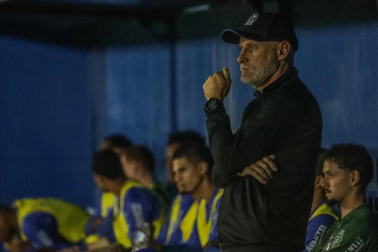 Técnico do Caravaggio convoca torcedores para jogo de domingo: 'final antecipada'
