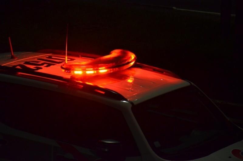 Mulher é presa por desacato após arrancar cabelos de policial e usar gás de pimenta em briga