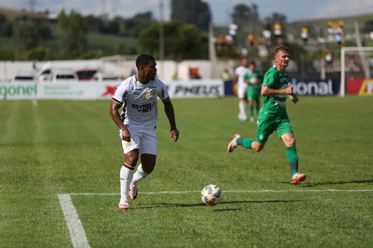 Pelo Campeonato Catarinense, Chapecoense e Criciúma empatam em jogo equilibrado