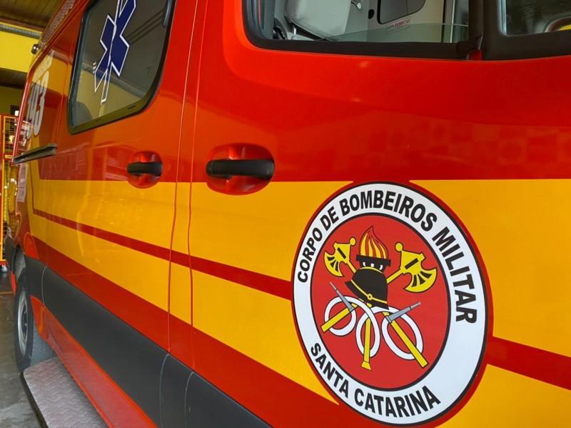 Trabalhador fratura a perna após carrinho de ferramenta passar por cima do membro