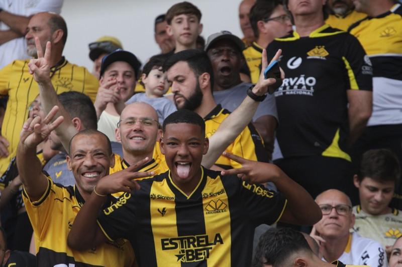 Galeria Carvoeira: recorde de público no Catarinense marca conquista do Estadual pelo Tigre