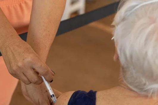 Pneumo 20: mais de 2 mil idosos serão contemplados com chegada de nova remessa da vacina em Criciúma