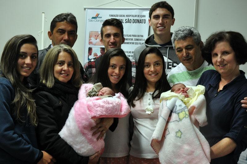 Gêmeas ganham bebê no mesmo dia