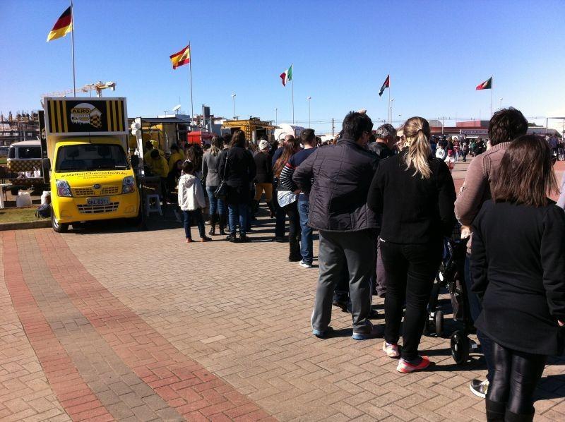 Gastronomia diversificada é atrativo da Parada Food Truck