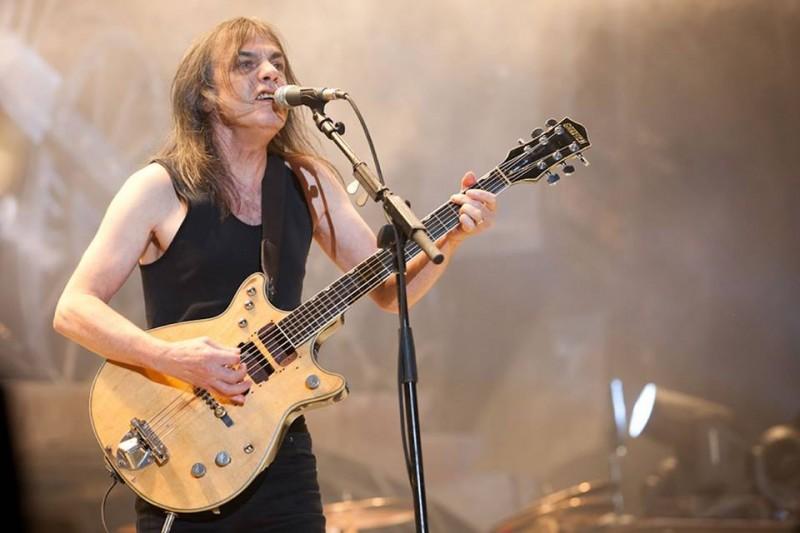 Morre Malcom Young, guitarrista do AC/DC