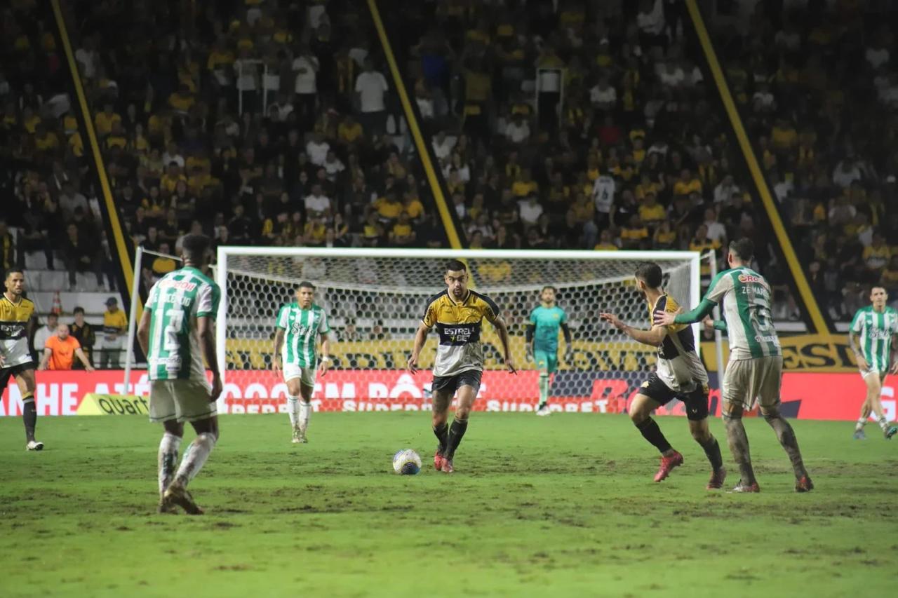 Avaí anuncia a contratação de Barreto e Marquinhos Gabriel