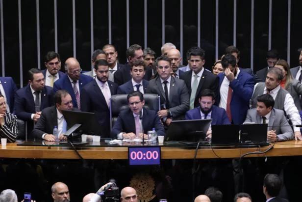 Jorginho Mello critica pedido de suspensão de parlamentares catarinenses