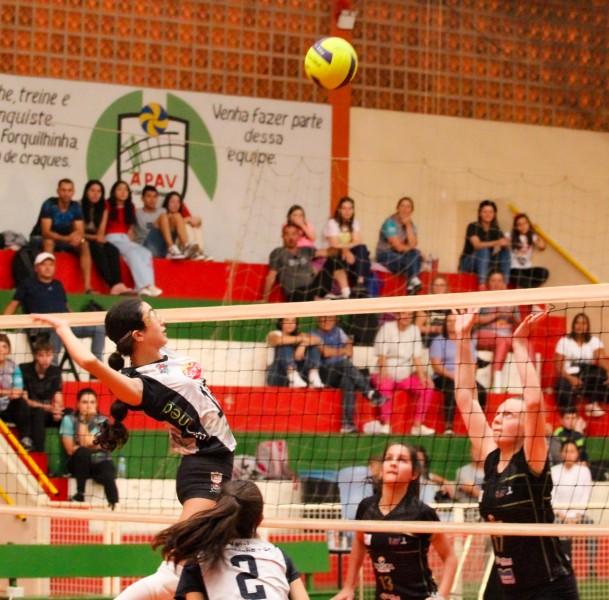 Vôlei feminino de Forquilhinha disputa duas etapas da Liga Voleibol de SC