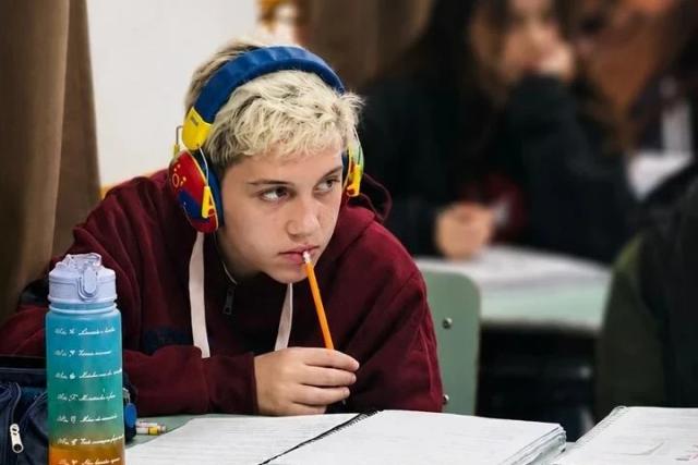 Içara distribuiu 50 abafadores auditivos a estudantes da rede municipal
