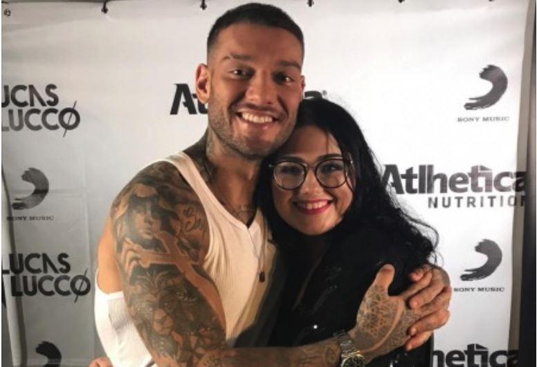 Jovem atendida pela Casa Guido realiza sonho de reencontrar cantor Lucas Lucco