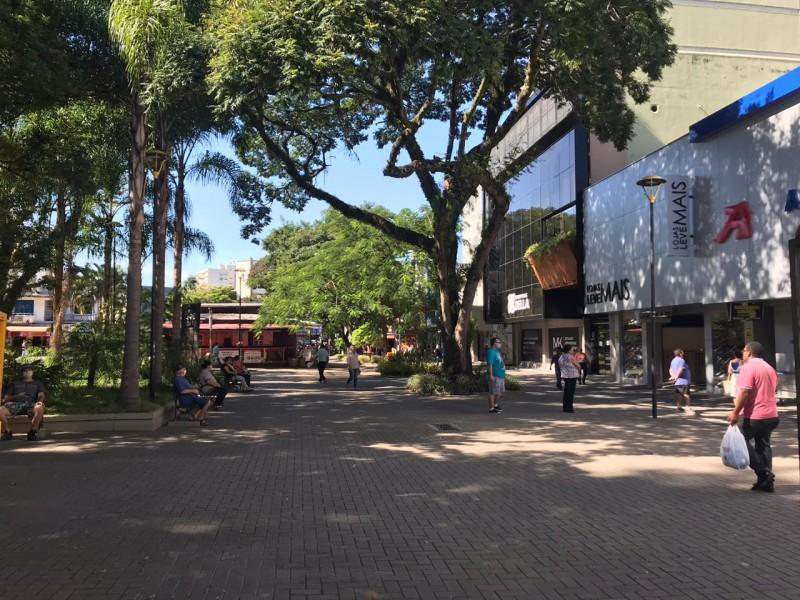 'Hoje foi tranquilo', avaliou major da Polícia Militar sobre abertura do comércio de rua em Criciúma