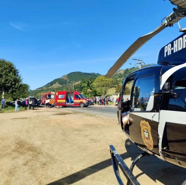 Colisão entre dois carros deixa cinco pessoas feridas na SC-370 em Gravatal 