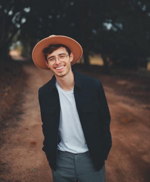 Beto Cardoso lança música e garante: ‘novo passo na minha carreira’