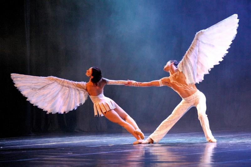 Neste sábado, russos sobem ao palco do teatro Elias Angeloni para apresentar O Lago dos Cisnes