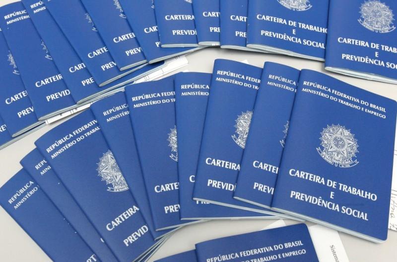 Pesquisa aponta que 46,5% dos empresários devem efetivar empregados temporários