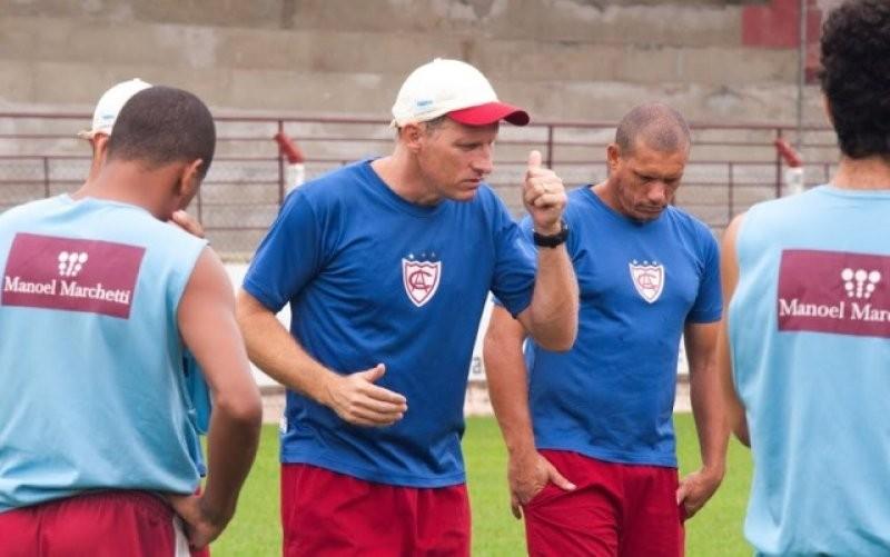 Dois técnicos não resistem a novos resultados negativos no Catarinense