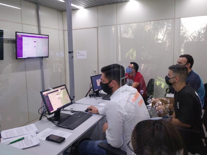 Transporte de pacientes por aplicativo: profissionais passam por treinamento em Criciúma
