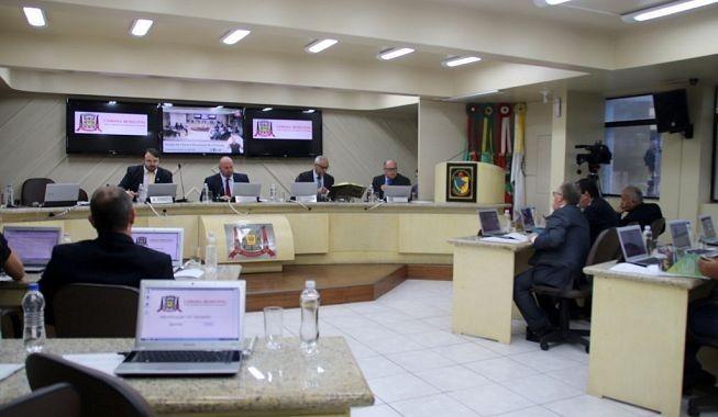 Dos atuais 17 vereadores de Criciúma, nove se reelegeram