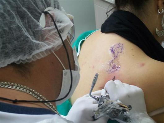Vai fazer tatuagem no Verão? Fique atento aos cuidados necessários 