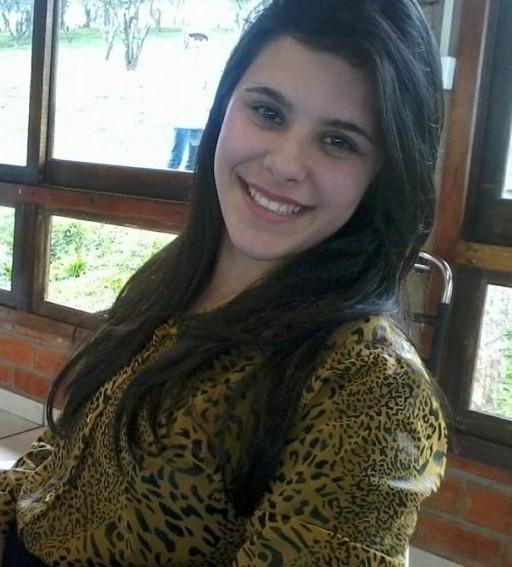 Adolescente desaparecida entra em contato com vizinha da família